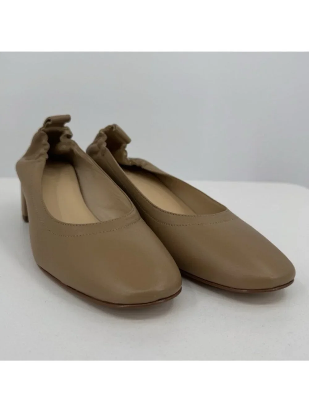 Everlane Italian Leather Day Heel Light Taupe 6.5 Women's Elastic Back Comfort